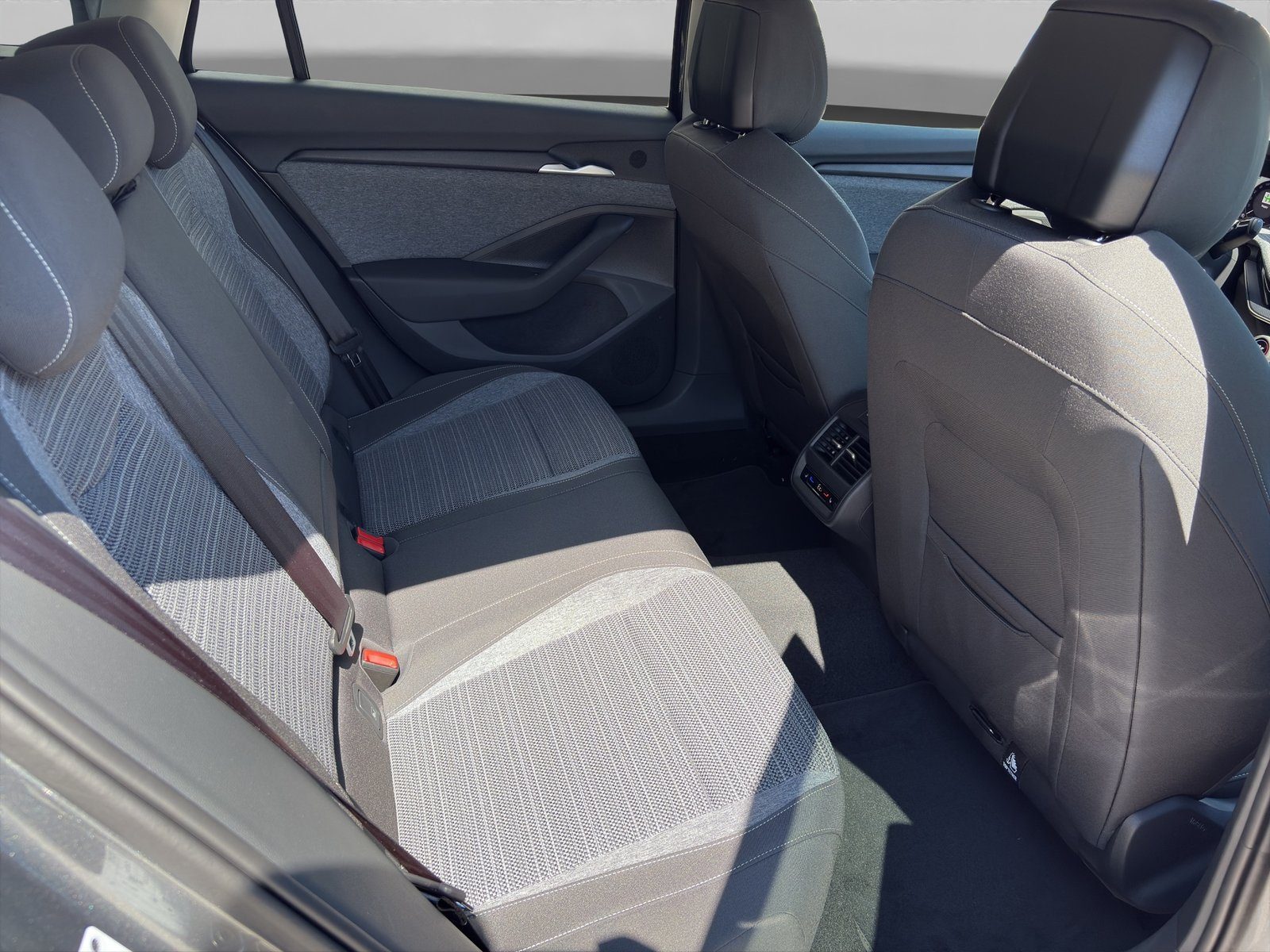 2025 Škoda Superb Combi — fotografija 17