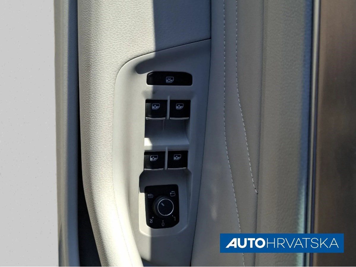 2019 Volkswagen Passat — fotografija 17