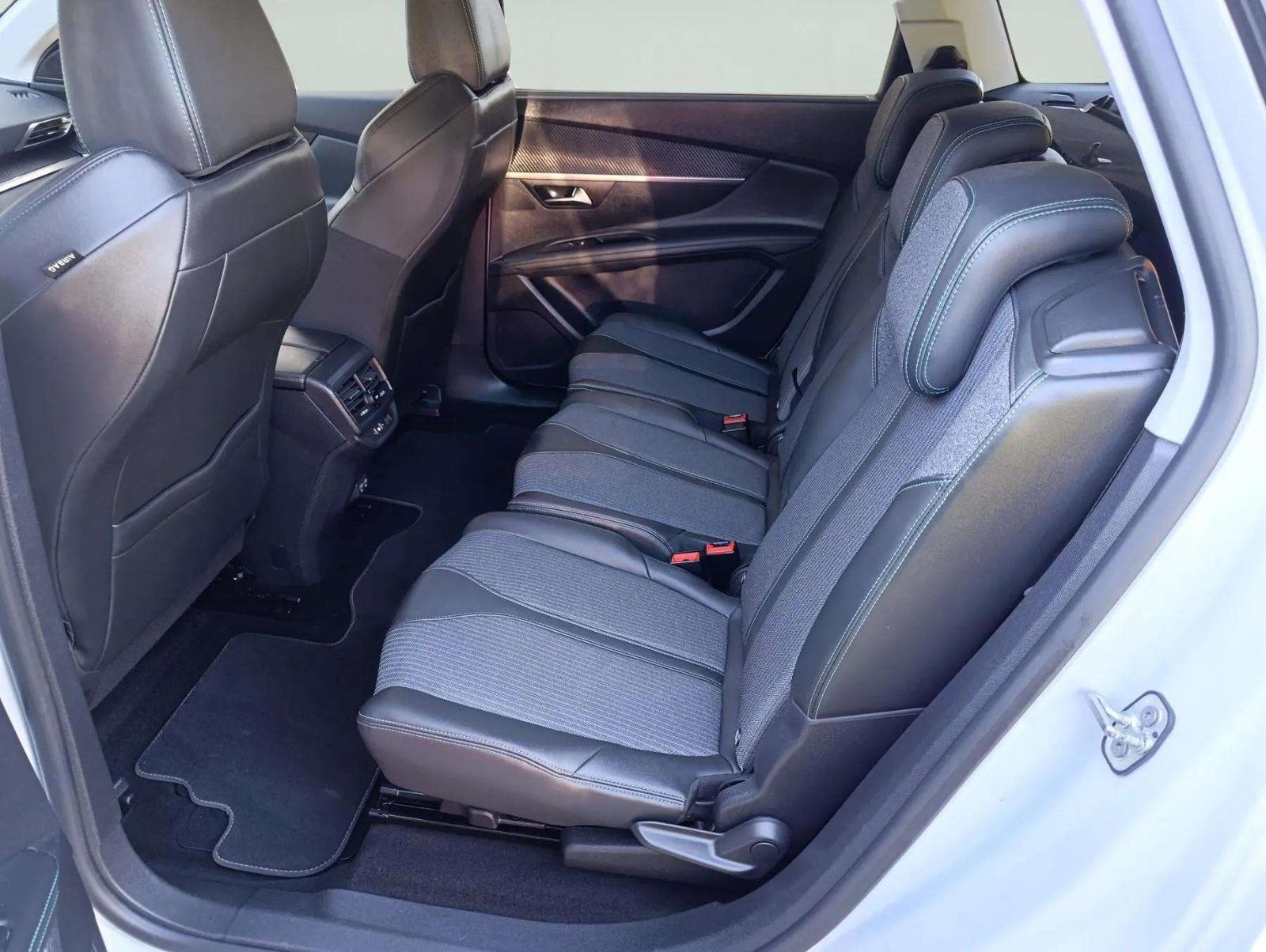 2021 Peugeot 5008 — fotografija 13