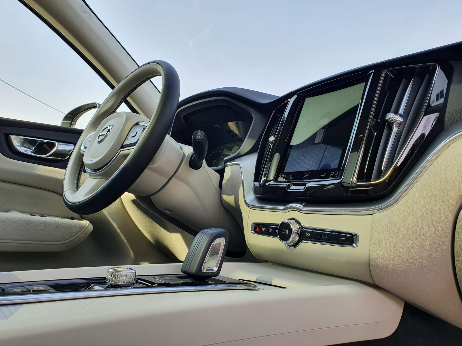2021 Volvo XC60 — fotografija 15