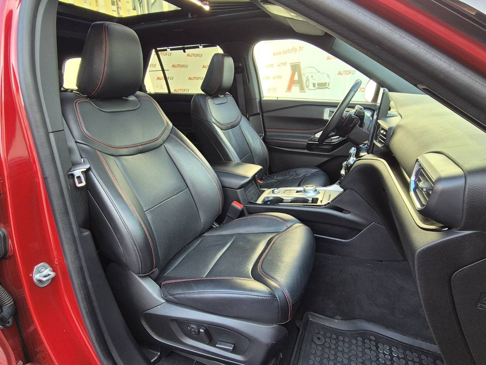 2023 Ford Explorer ST-Line — fotografija 18