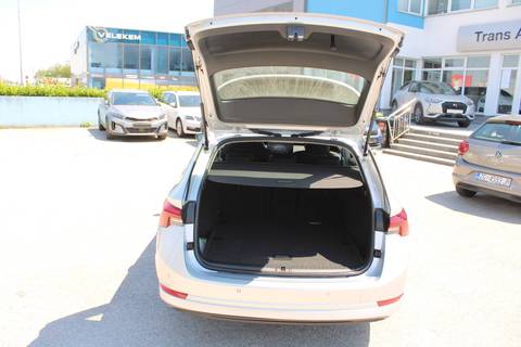 2022 Škoda Octavia Combi — sličica 9