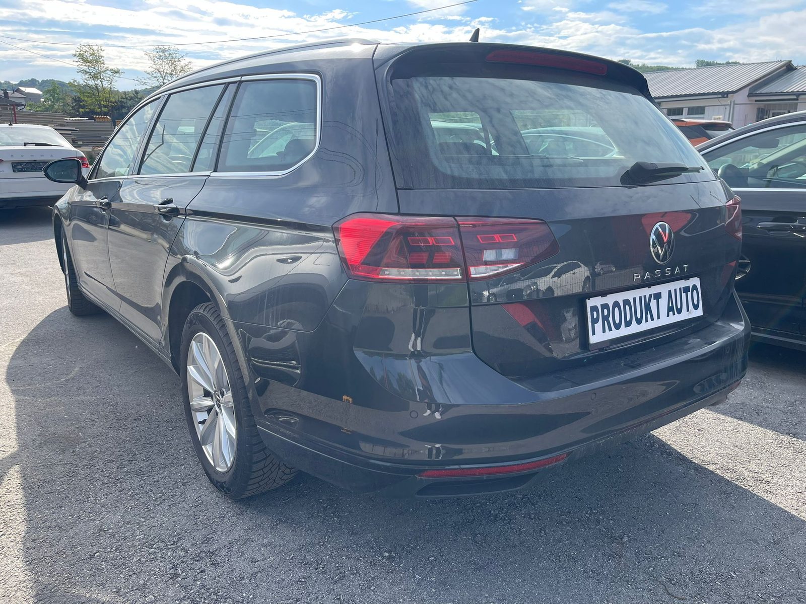 2021 Volkswagen Passat — fotografija 3