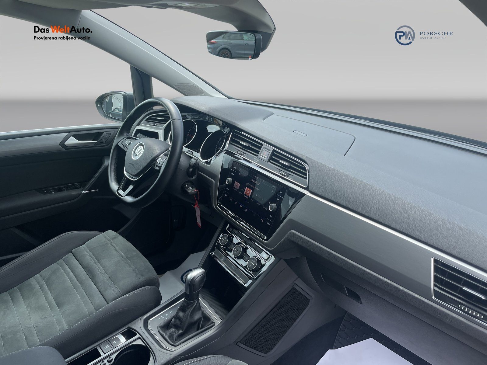 2022 Volkswagen Touran R-Line — fotografija 12