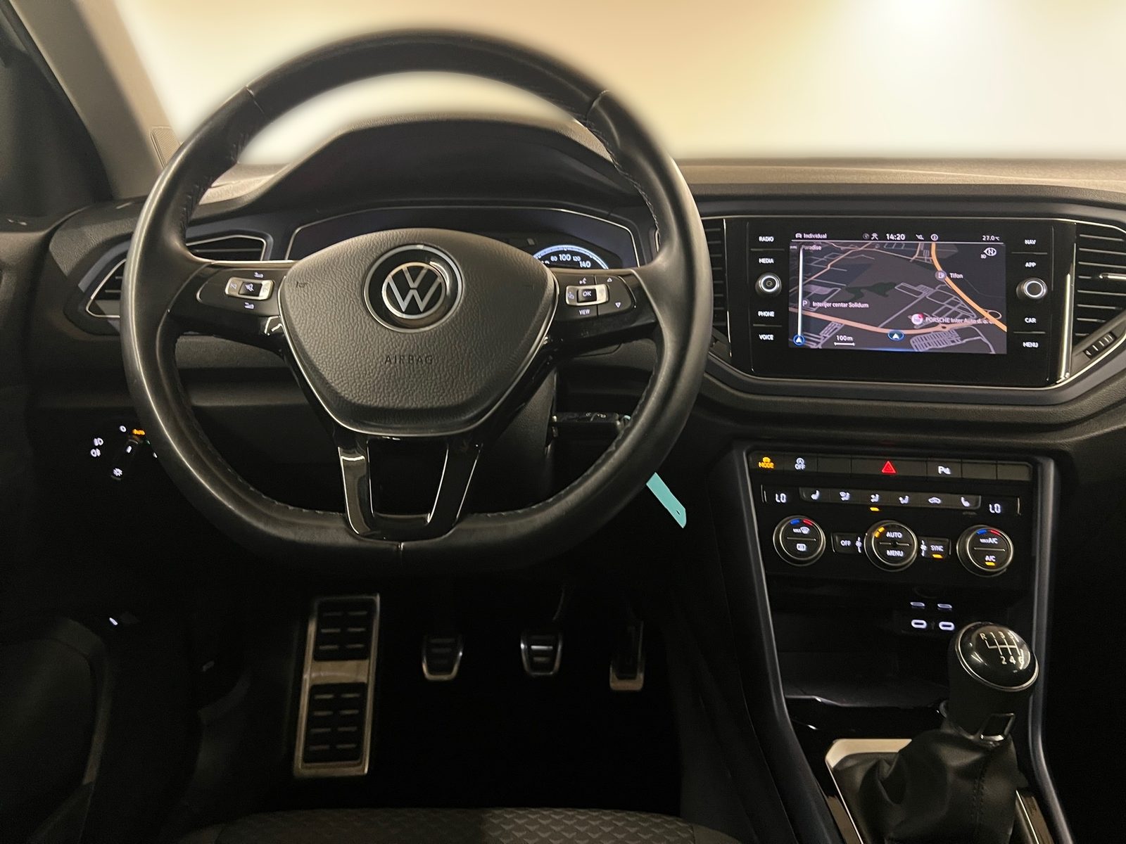 2021 Volkswagen T-Roc — fotografija 15