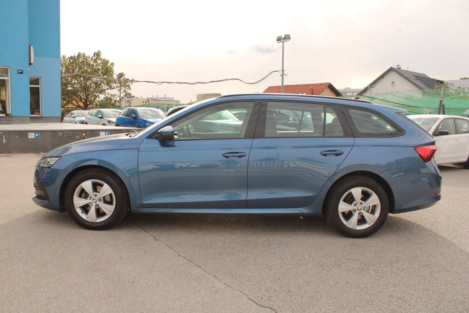 2021 Škoda Octavia Combi — fotografija 8