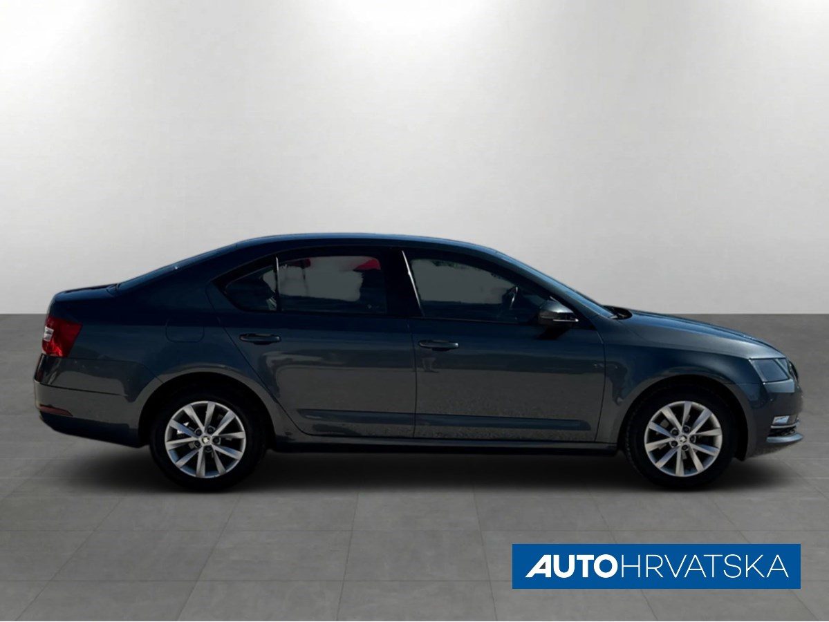 2019 Škoda Octavia — fotografija 4
