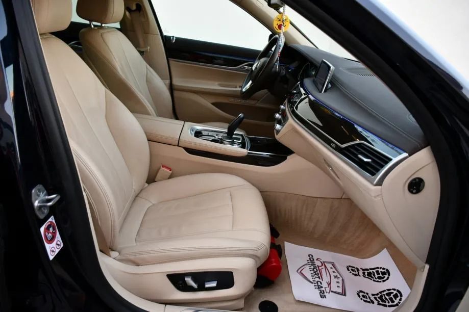 2017 BMW Serija 7 — fotografija 21