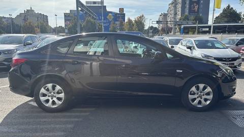 2018 Opel Astra — sličica 4