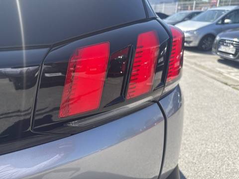 2023 Peugeot 5008 — sličica 17