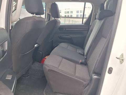 2019 Toyota Hilux — sličica 10