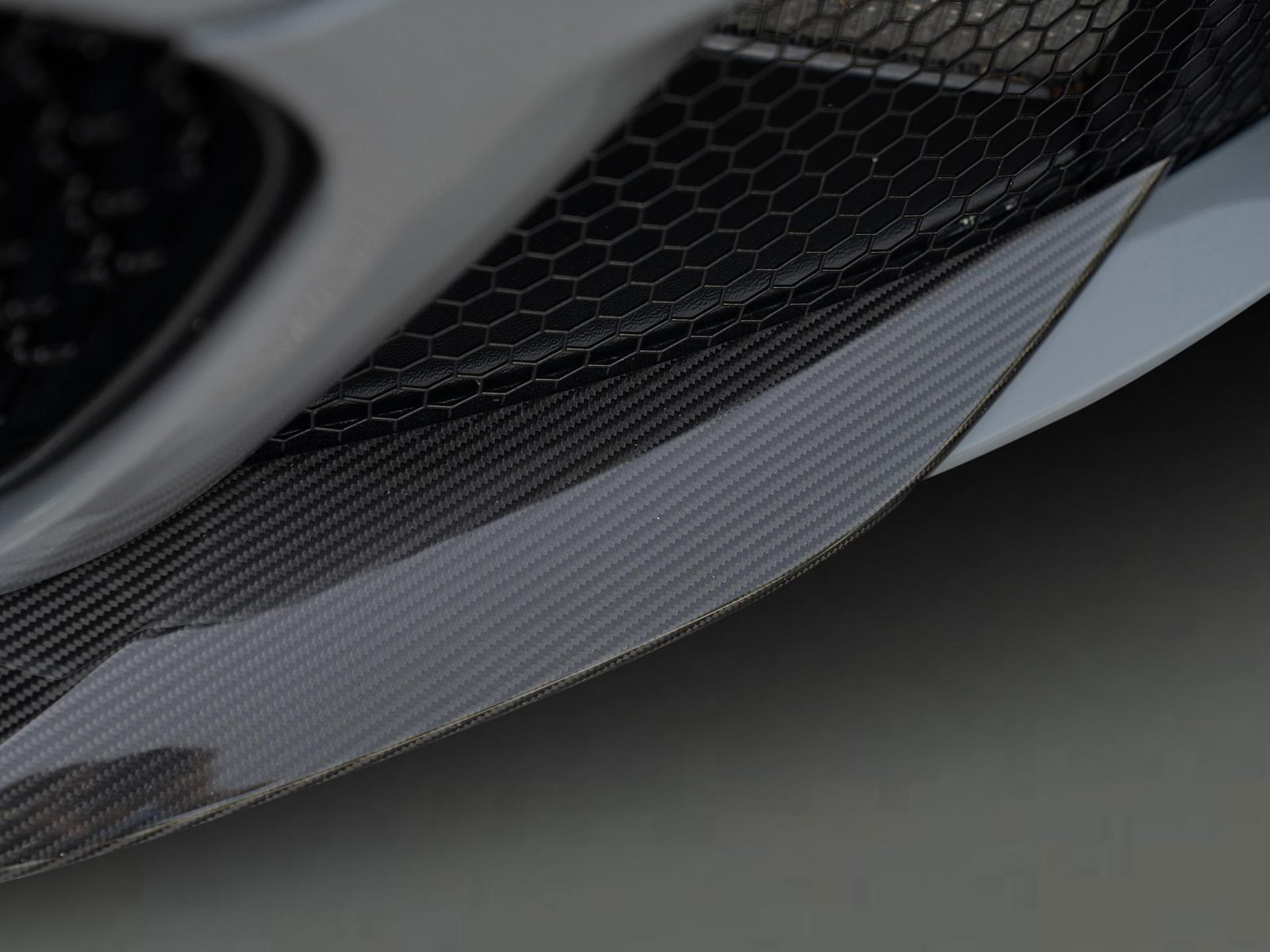 2022 Aston Martin DBS — fotografija 27