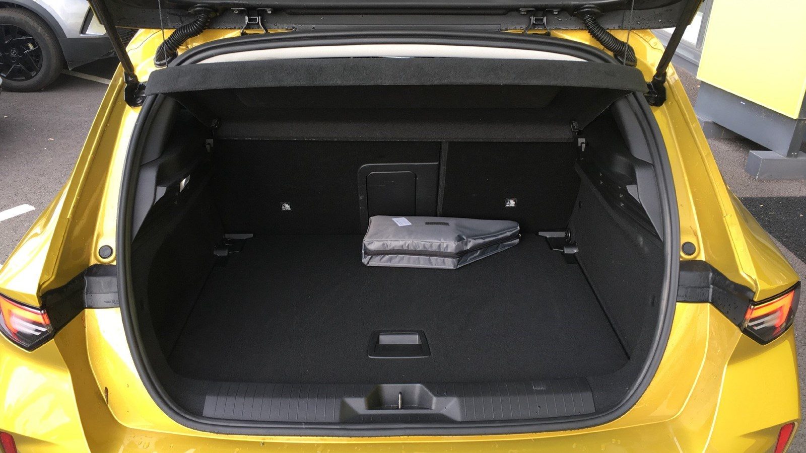 2023 Opel Astra — fotografija 12