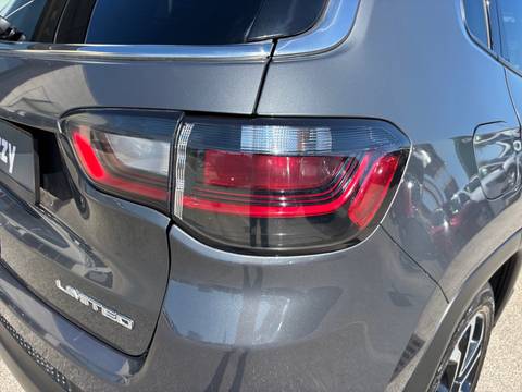 2022 Jeep Compass — sličica 13