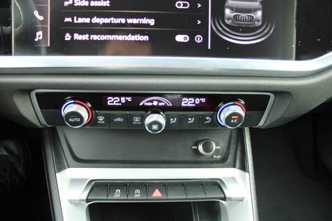 2019 Audi Q3 — sličica 17