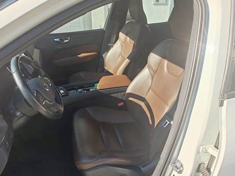 2020 Volvo XC60 — sličica 13