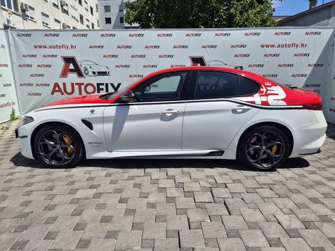 2017 Alfa Romeo Giulia — sličica 4