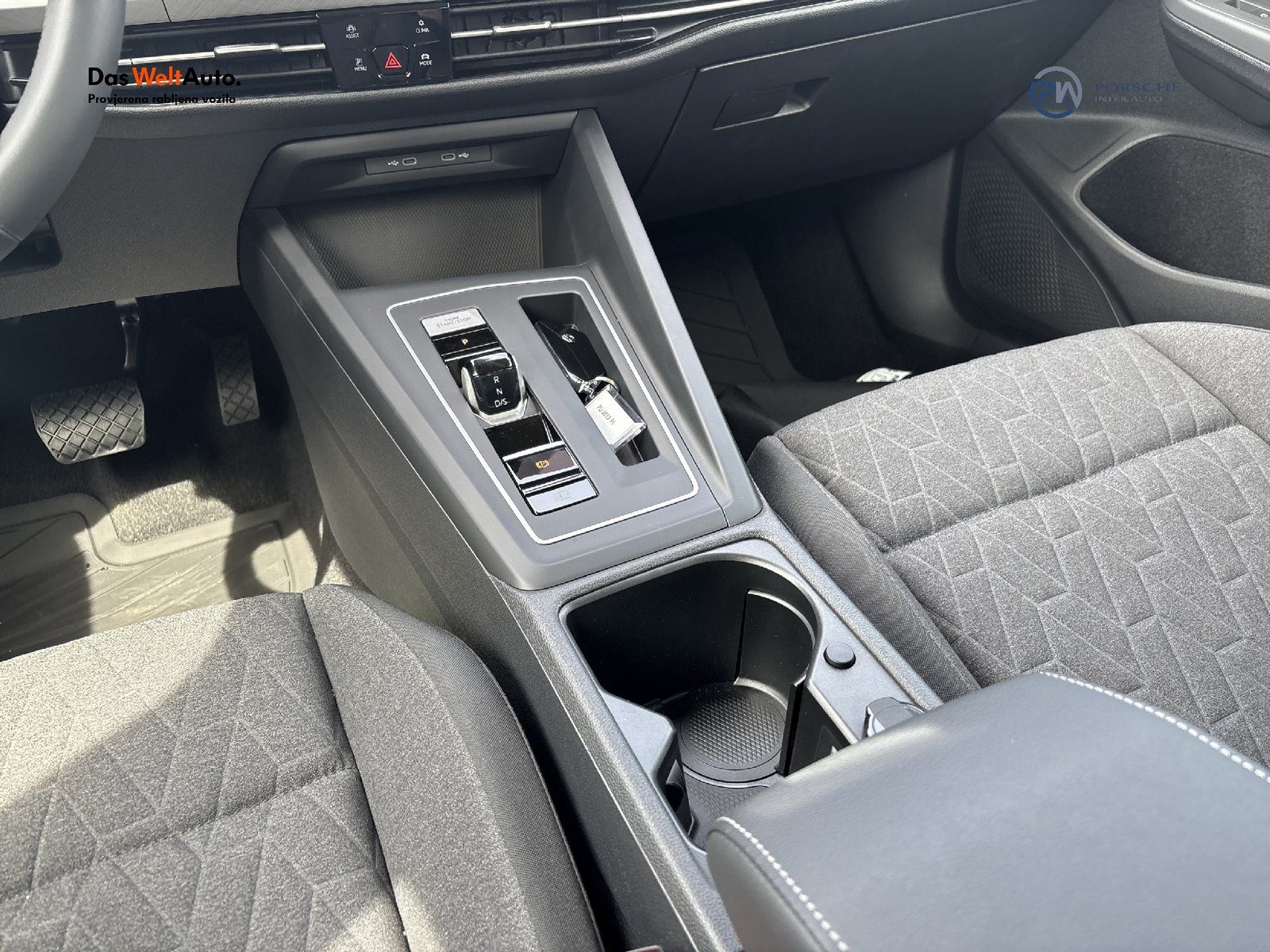 2026 Volkswagen Golf — fotografija 16
