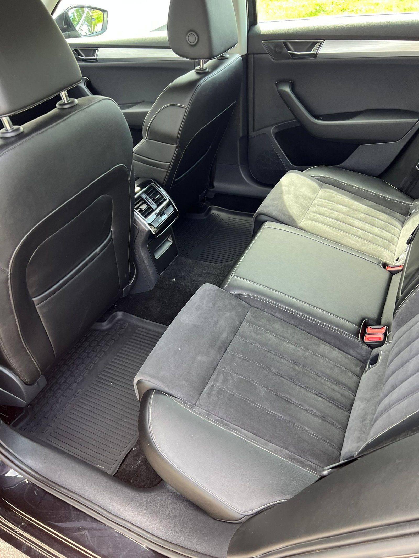 2023 Škoda Superb — fotografija 9