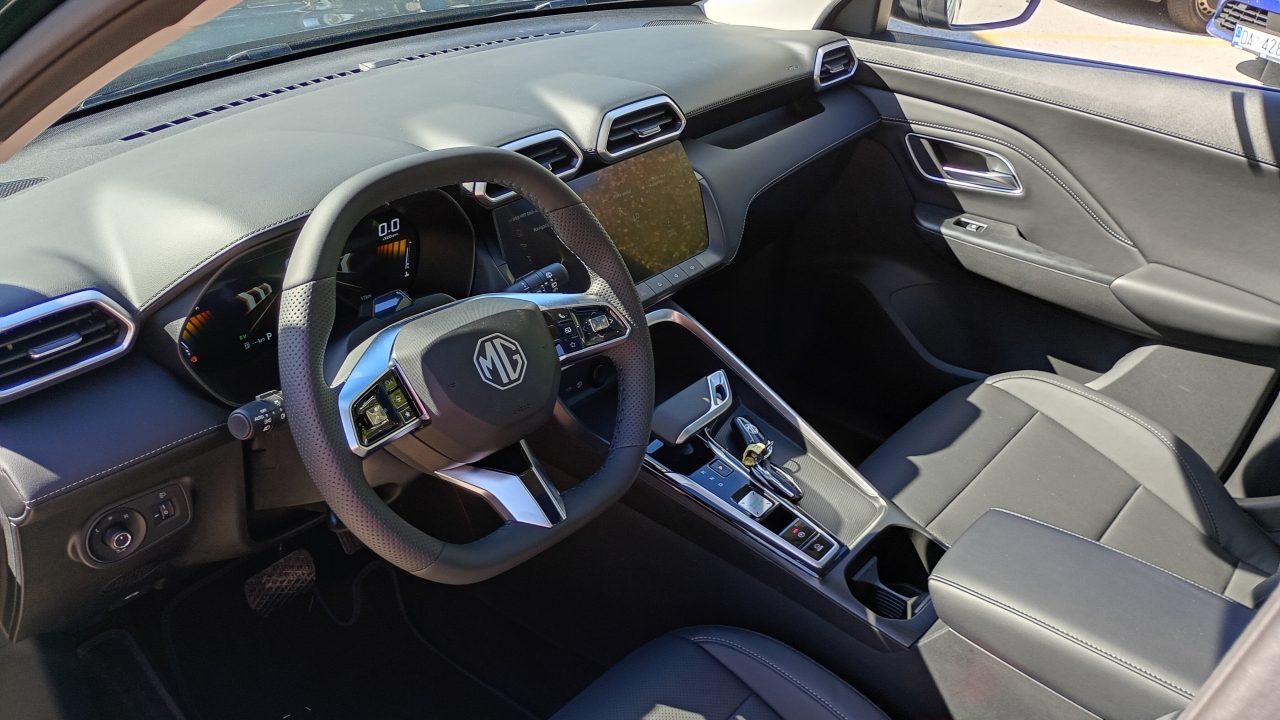 2026 MG ZS — fotografija 12