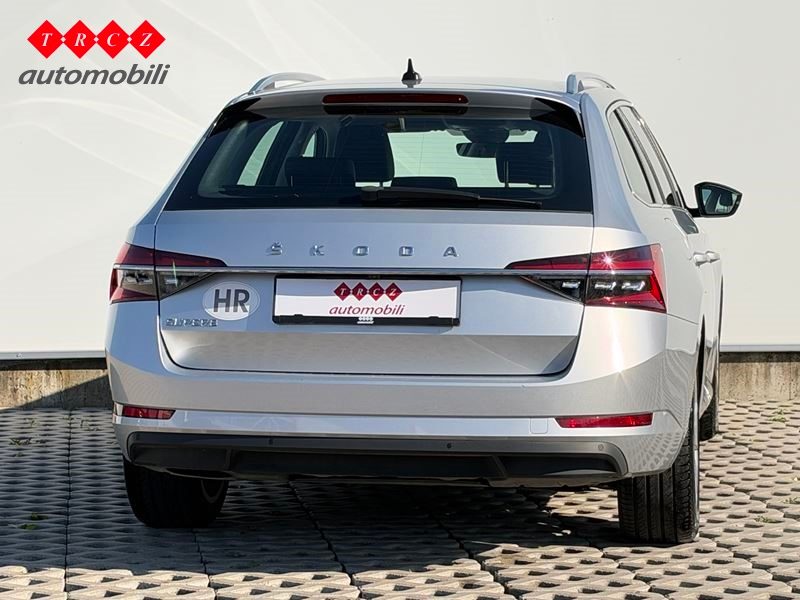 2022 Škoda Superb — fotografija 3
