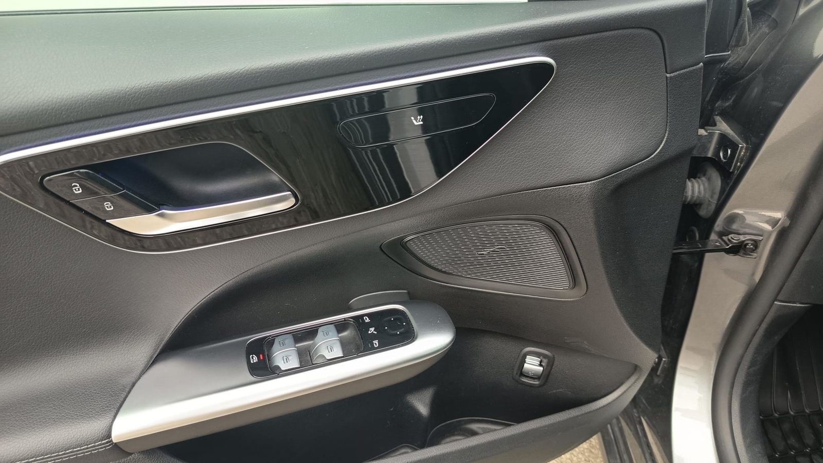 2025 Mercedes-Benz C-klasa Avantgarde — fotografija 11
