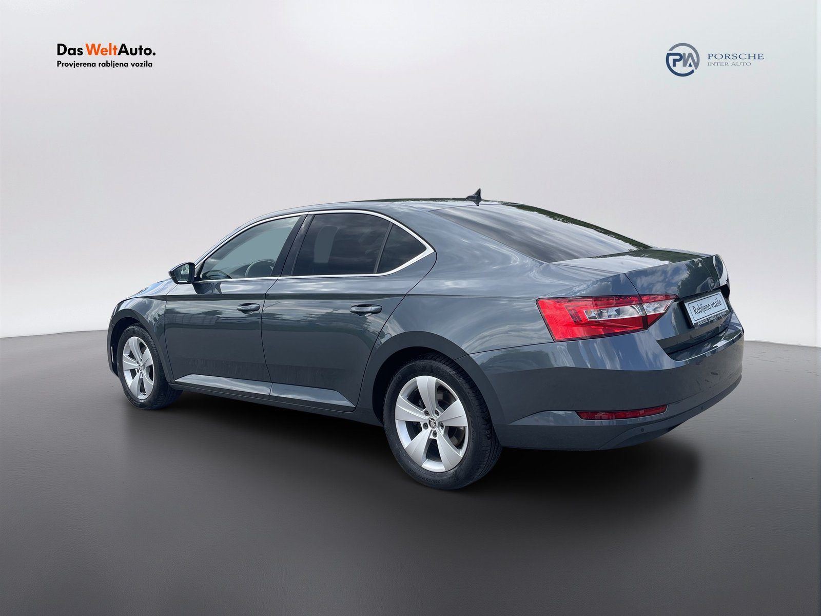 2021 Škoda Superb — fotografija 3
