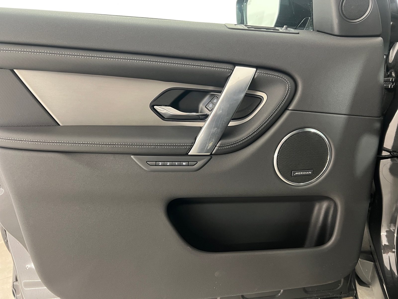 2025 Land Rover Discovery Sport — fotografija 13