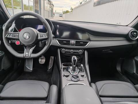 2026 Alfa Romeo Giulia QV — sličica 21