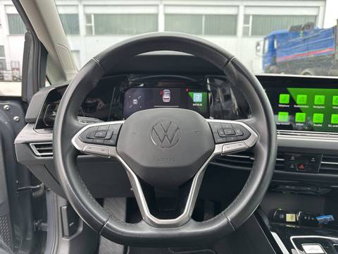 2023 Volkswagen Golf — sličica 26