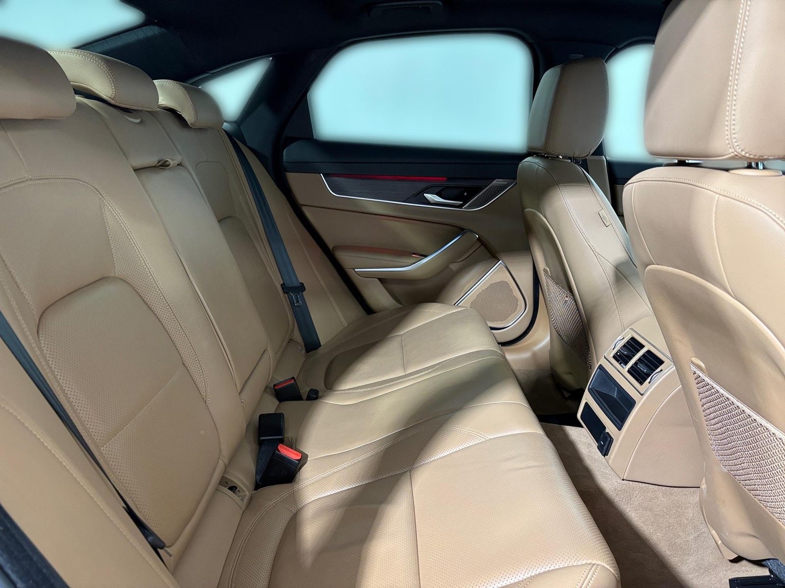2022 Jaguar XF — fotografija 20