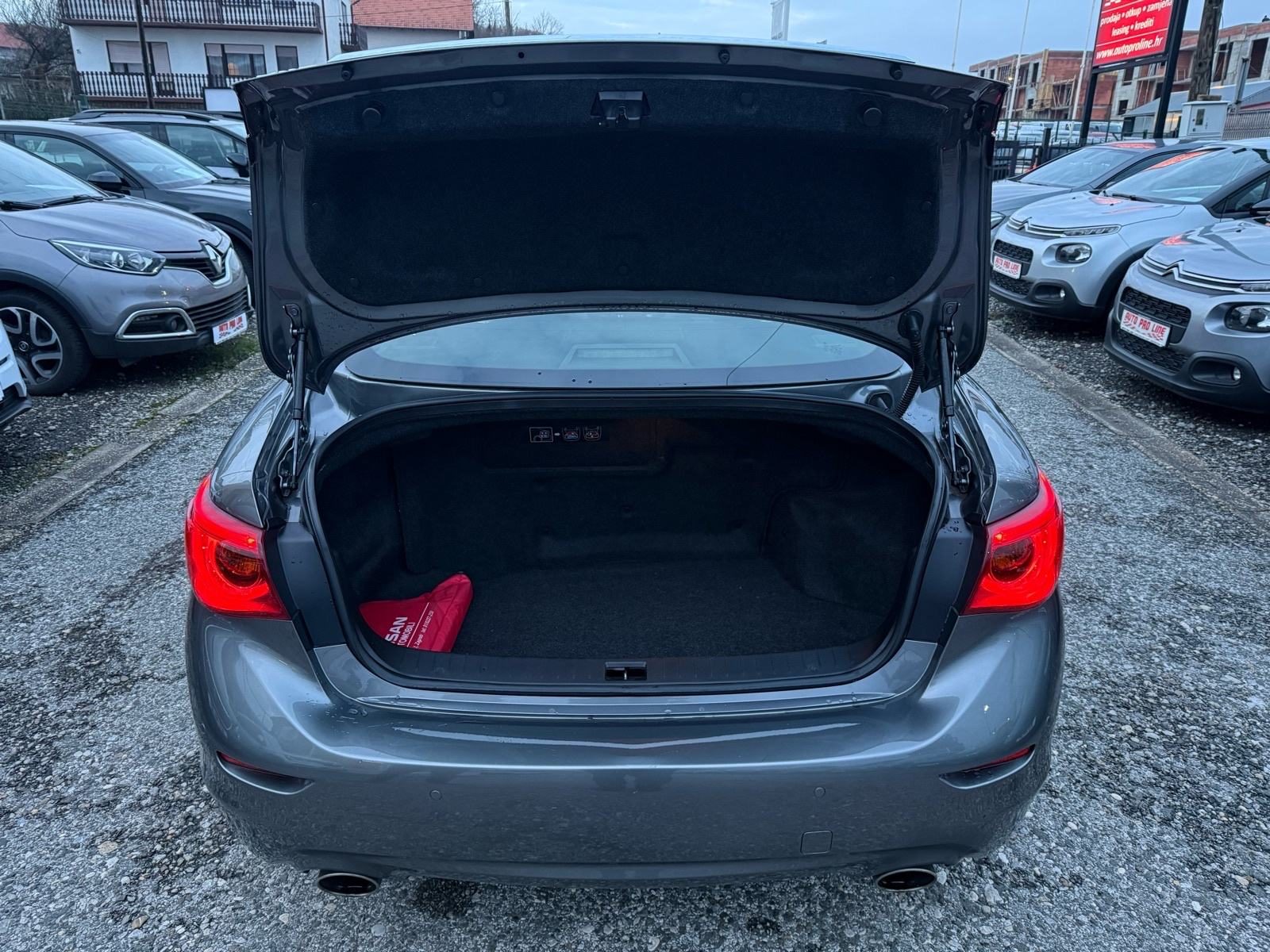 2014 Infiniti Q50 — fotografija 28