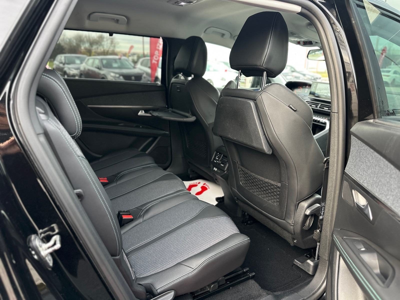 2022 Peugeot 5008 — fotografija 11