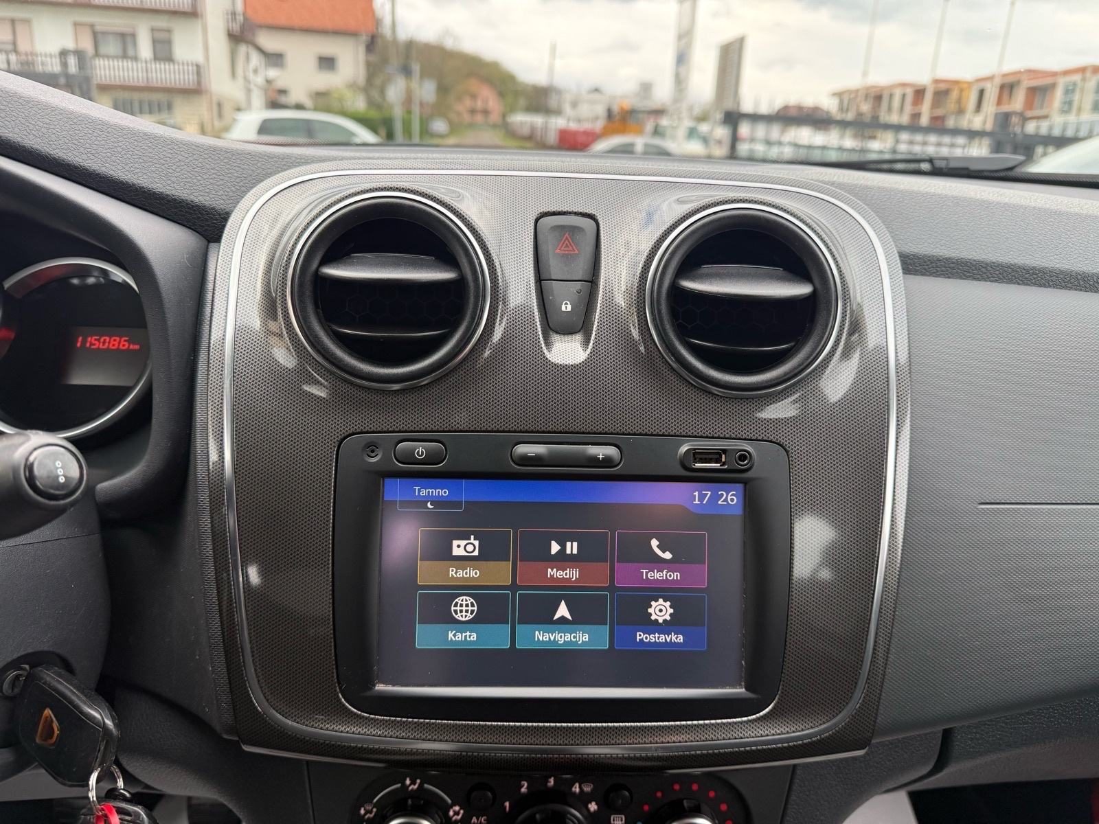 2018 Dacia Sandero — fotografija 14