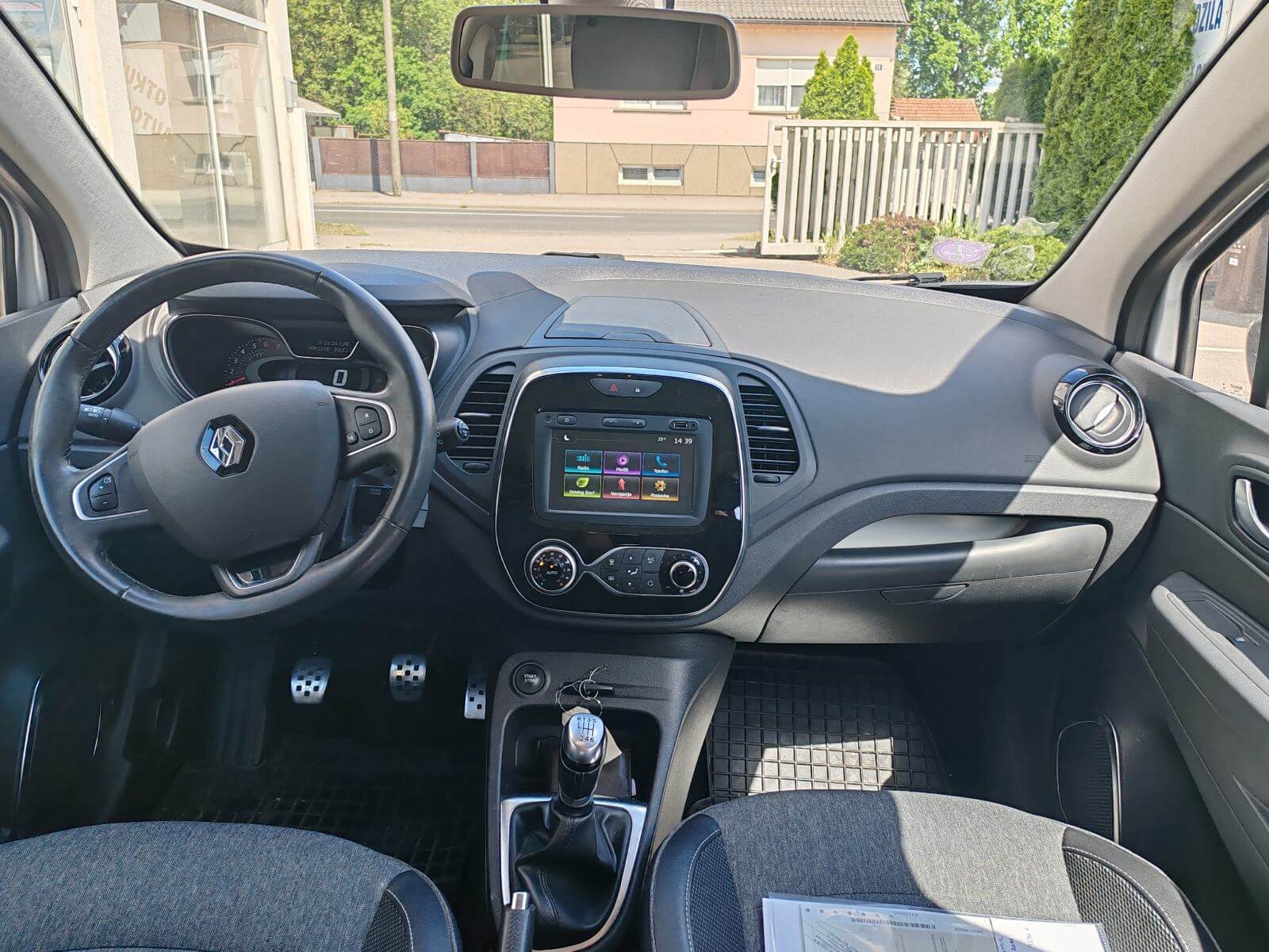 2019 Renault Captur — fotografija 9