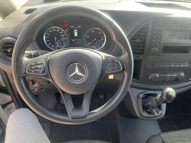 2017 Mercedes-Benz Vito — fotografija 15