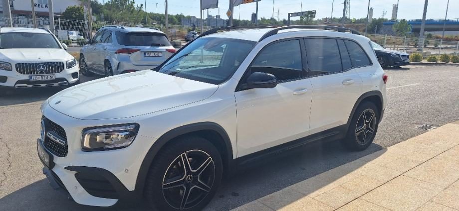 2021 Mercedes-Benz GLB — fotografija 3
