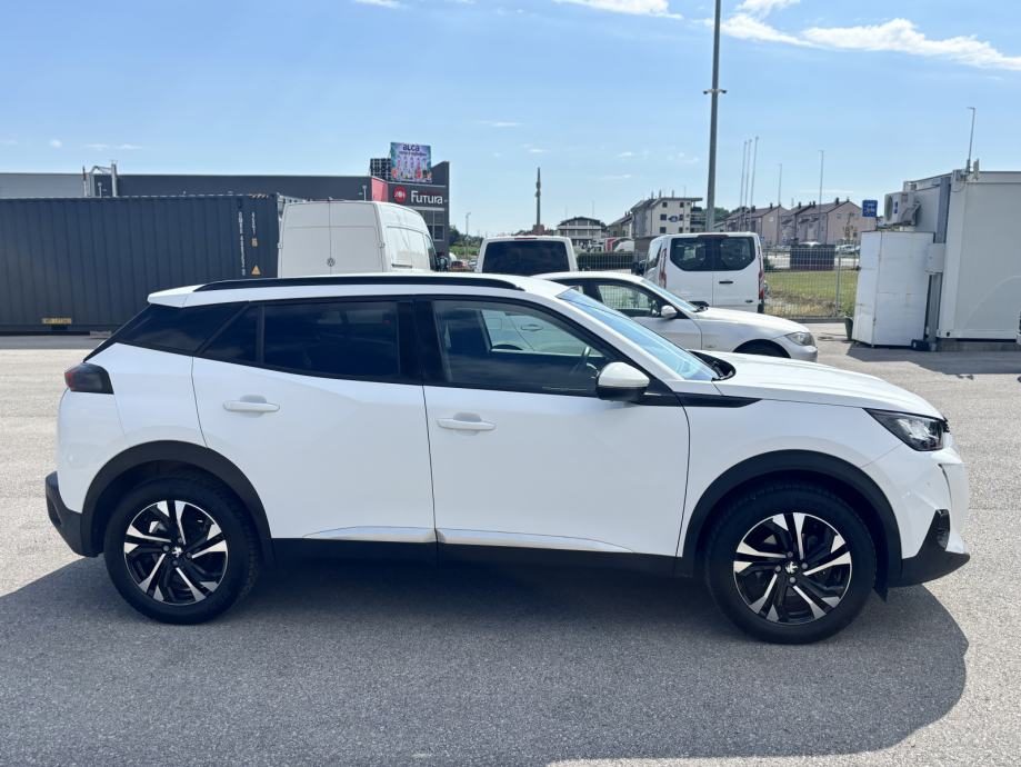 2020 Peugeot 2008 — fotografija 4