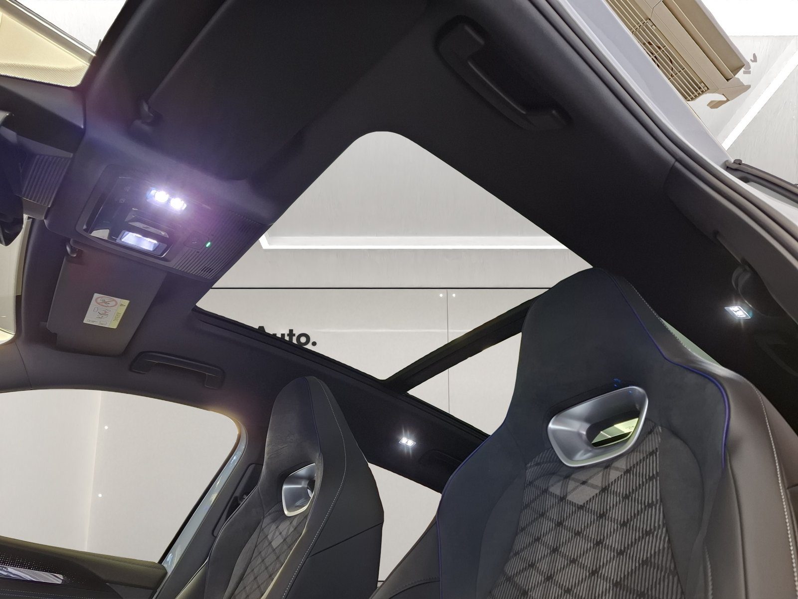 2026 Volkswagen Tiguan R-Line — fotografija 20