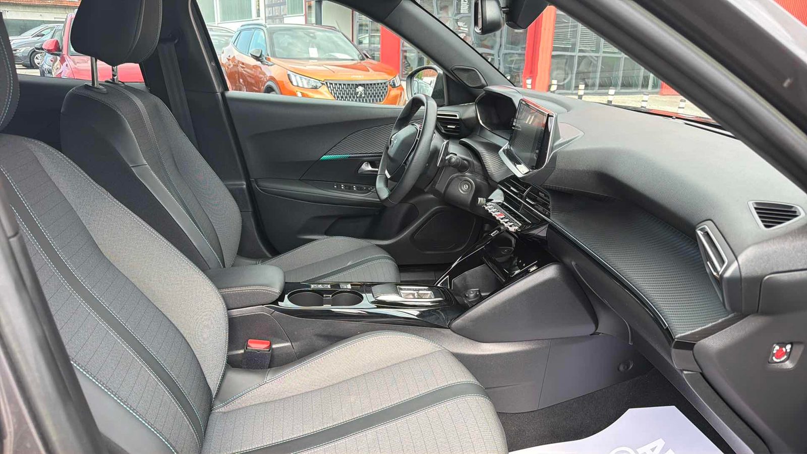 2023 Peugeot 2008 — fotografija 9