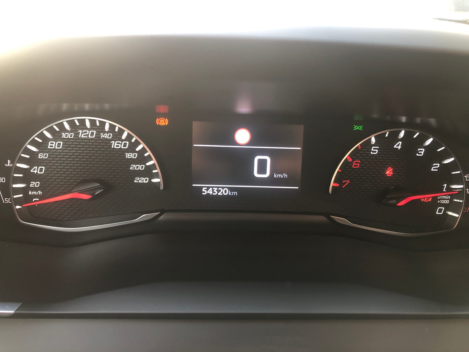 2021 Peugeot 208 — fotografija 9