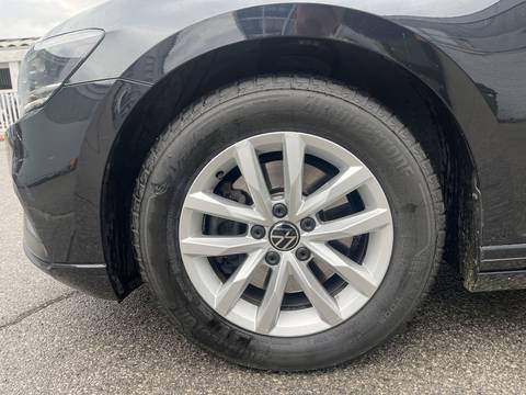 2022 Volkswagen Passat — sličica 16