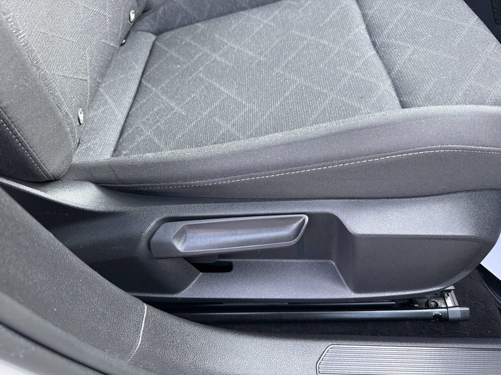 2024 Volkswagen Golf — fotografija 18