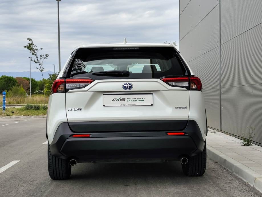 2021 Toyota RAV4 — fotografija 8