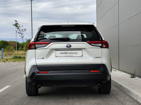 2021 Toyota RAV4 — sličica 8