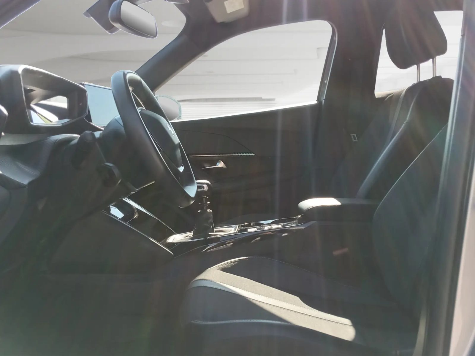 2023 Peugeot 2008 — fotografija 10