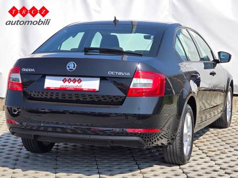 2020 Škoda Octavia — sličica 3