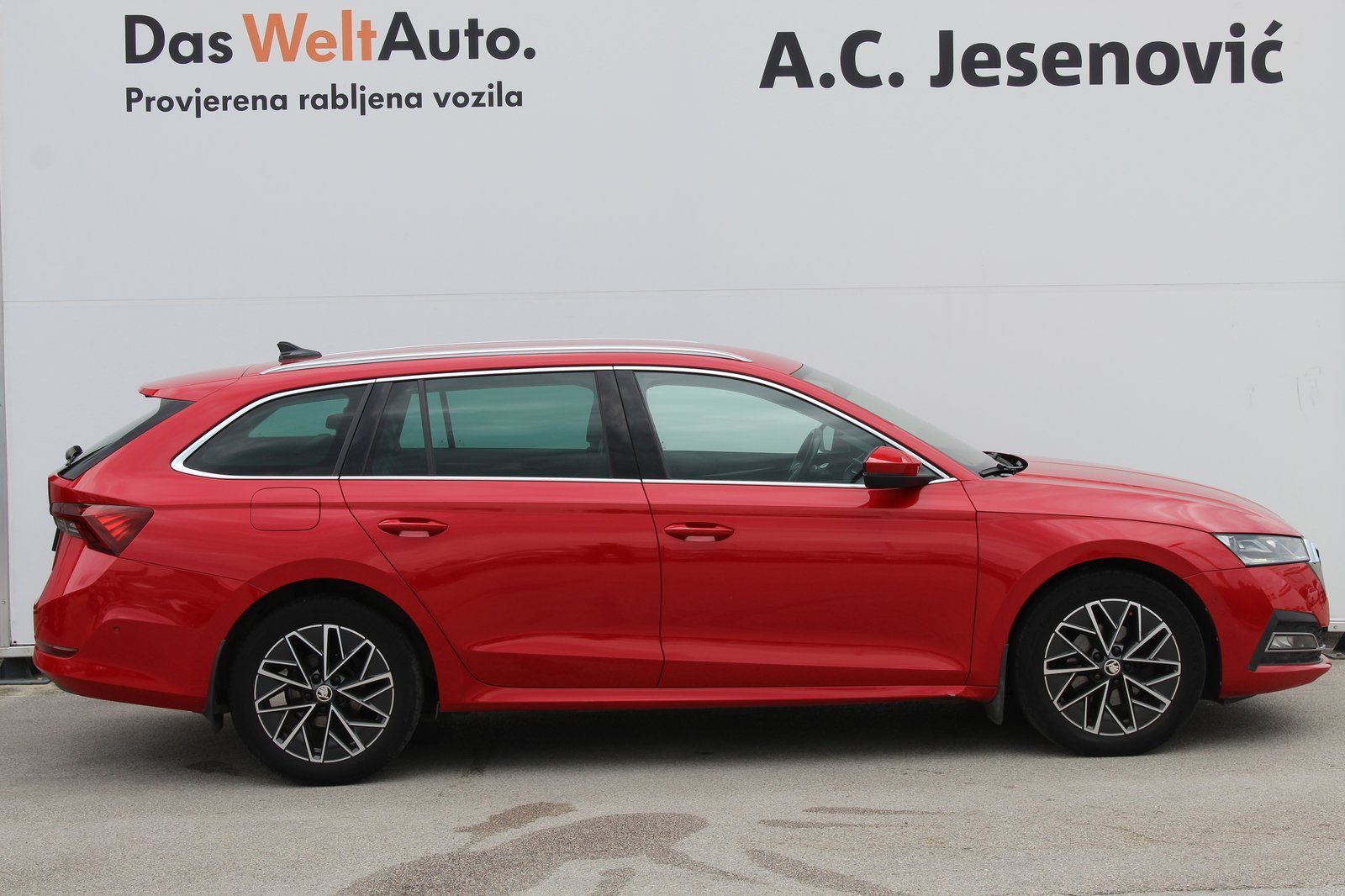 2022 Škoda Octavia Combi — fotografija 4