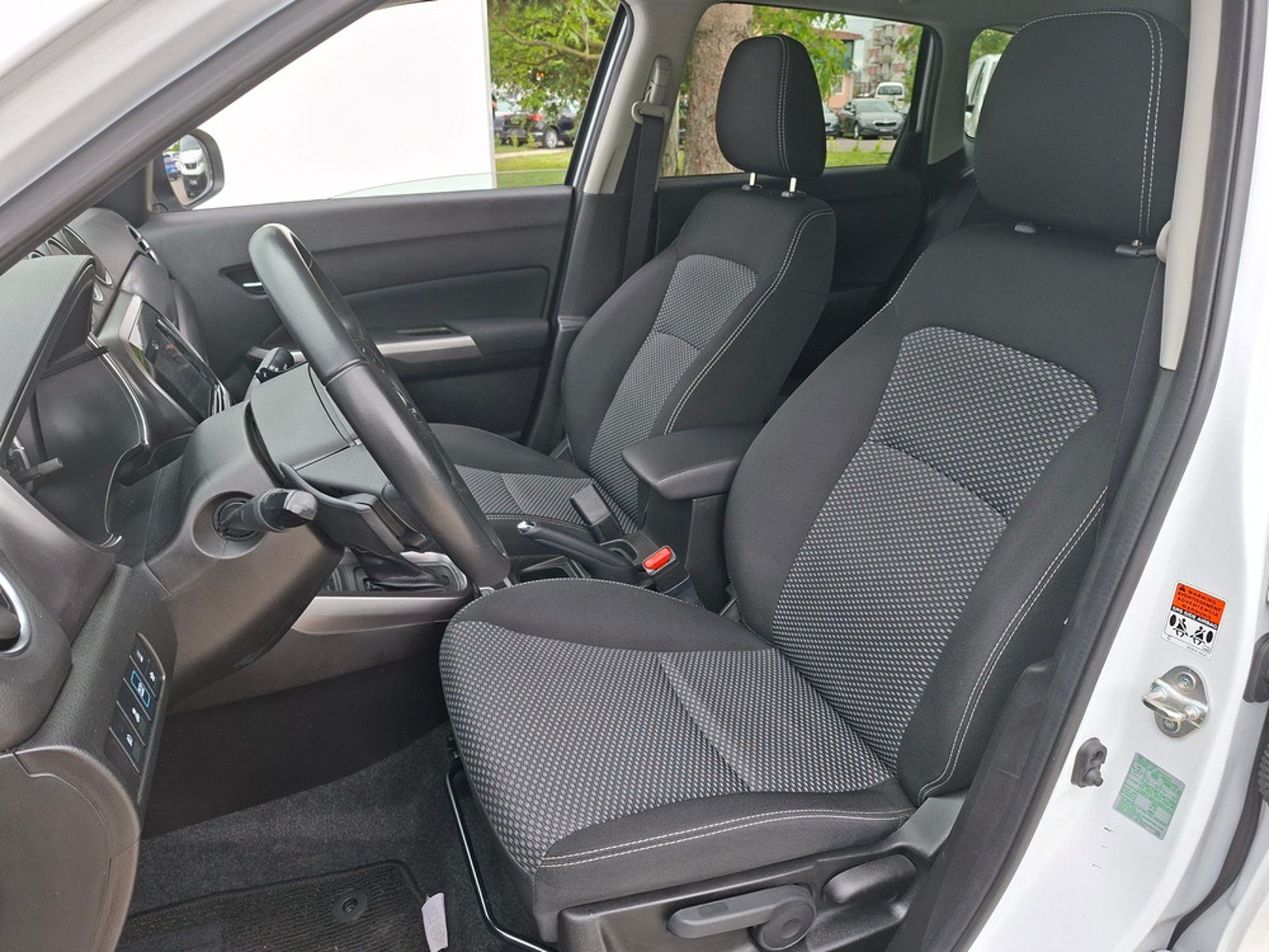 2023 Suzuki Vitara — fotografija 9