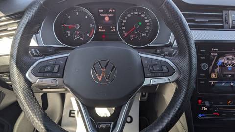 2023 Volkswagen Passat — sličica 17